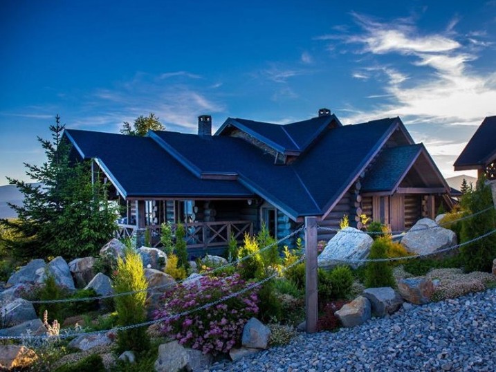 Готель Чарльтон Естейт (Charlton Estate), Яблуниця